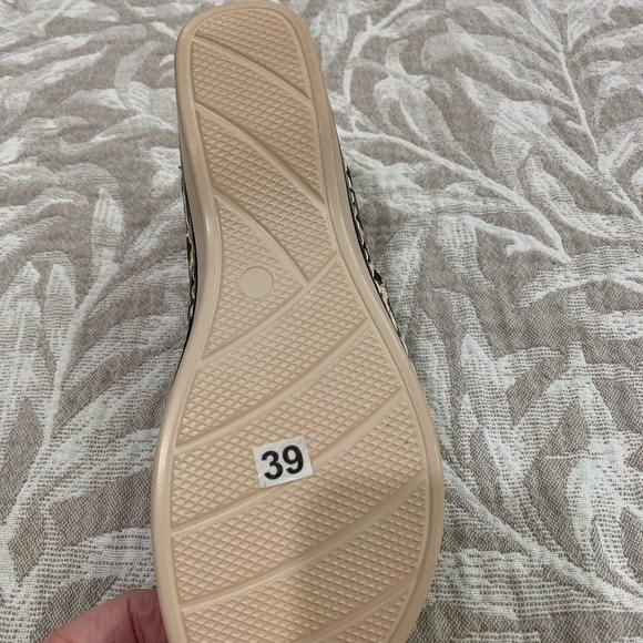 Brand new animal print sandals size 7 - Picture 7 of 7